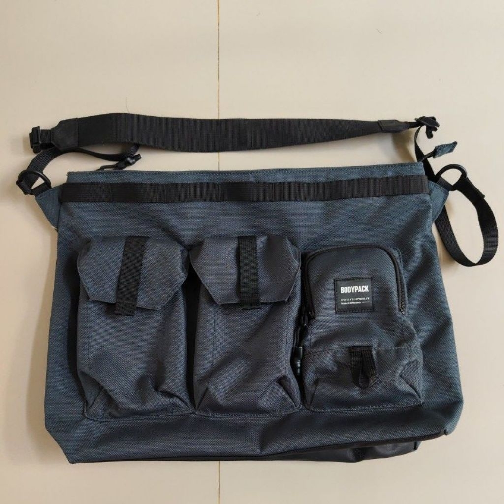 (Preloved) Bodypack Tetra Shoulder Bag Original