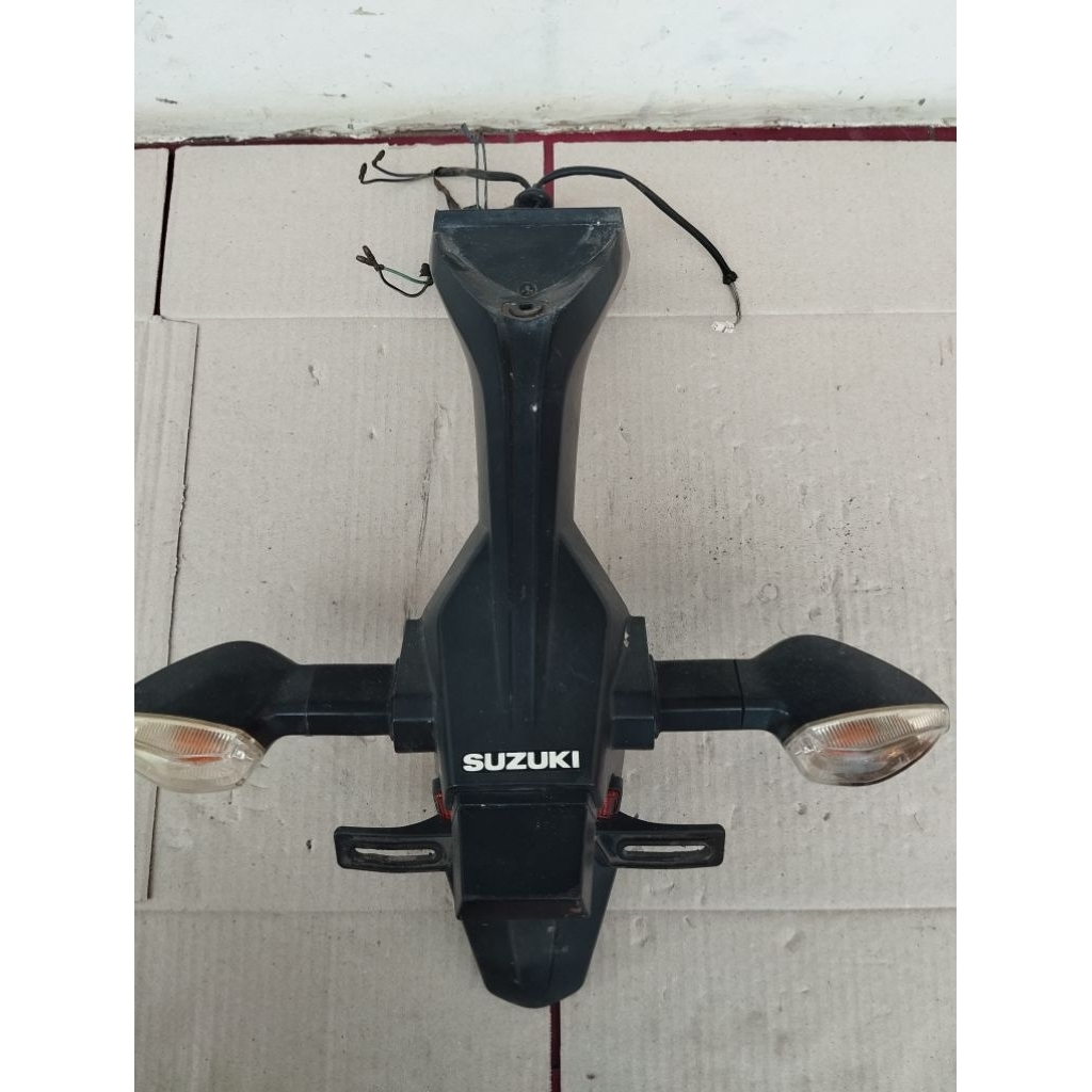 spakbor slebor blakang GSX 150 R fulset original bekas/scond