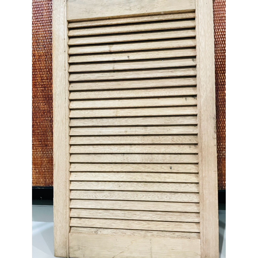 DAUN JENDELA JALUSI kayu