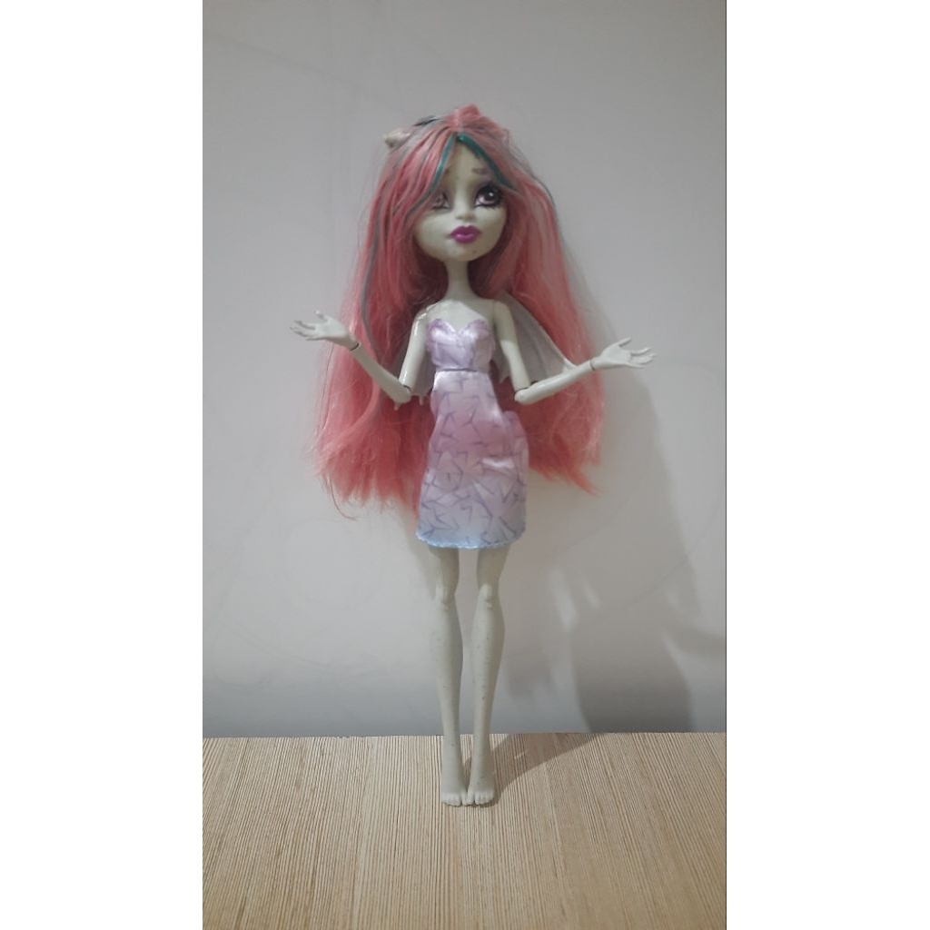 Boneka Monster High Rochelle Mattel