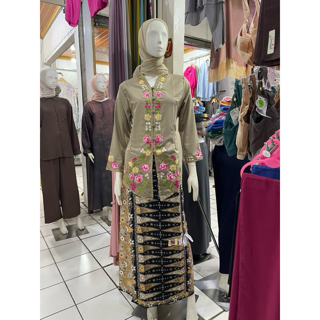 Kebaya Encim Betawi