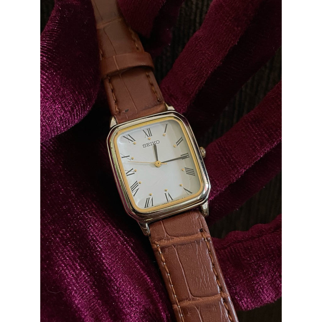 Jam Tangan Seiko Tank Roman Dial Quartz V701 5150 Vintage
