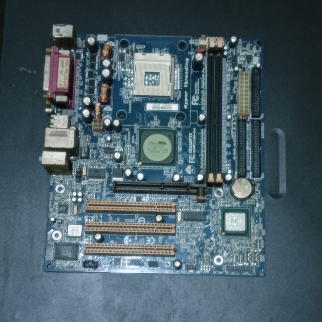 Mobo P4 hyper threading dobel chipset normal