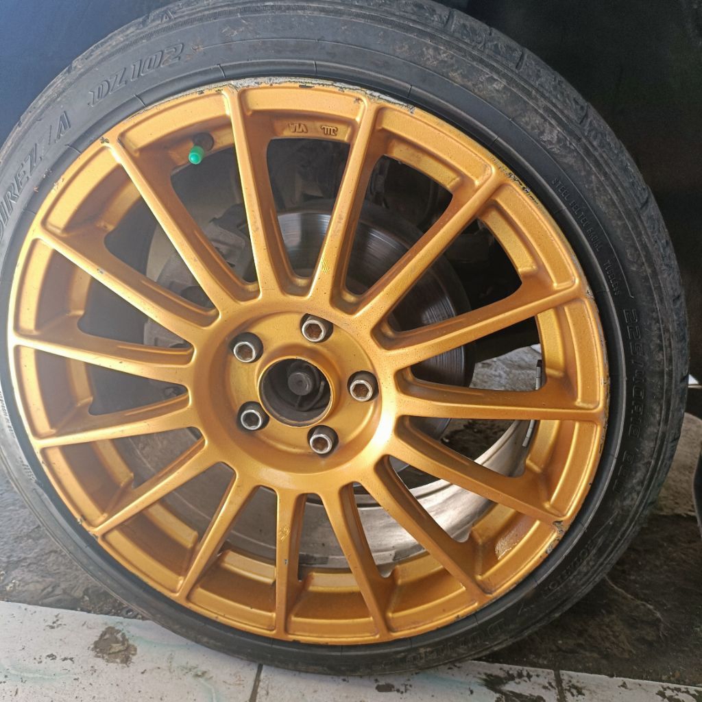 velg velk oz racing superturismo ring 18 r18 pcd 5x114,3 bekas cocok untuk innova xpander rush terio