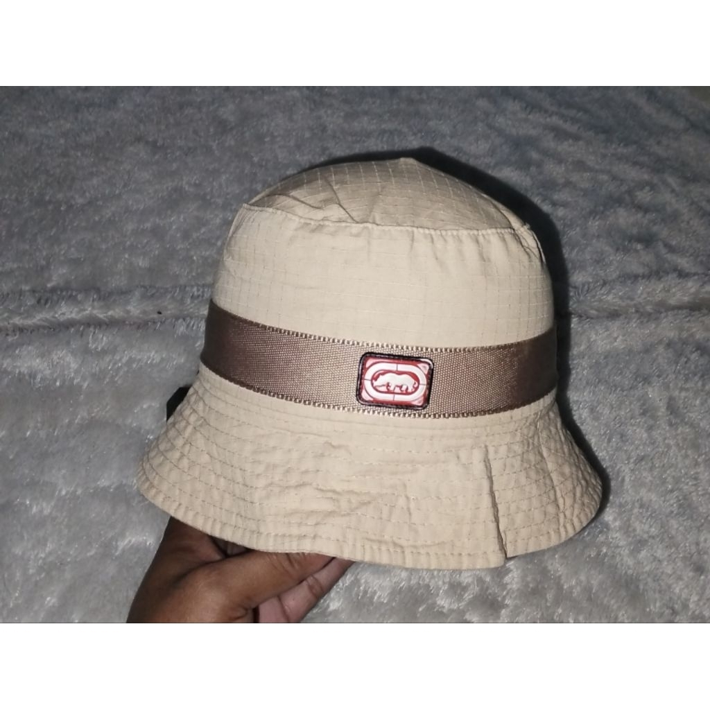 Topi Bucket ECKO UNLTD size 55 - 56cm Second