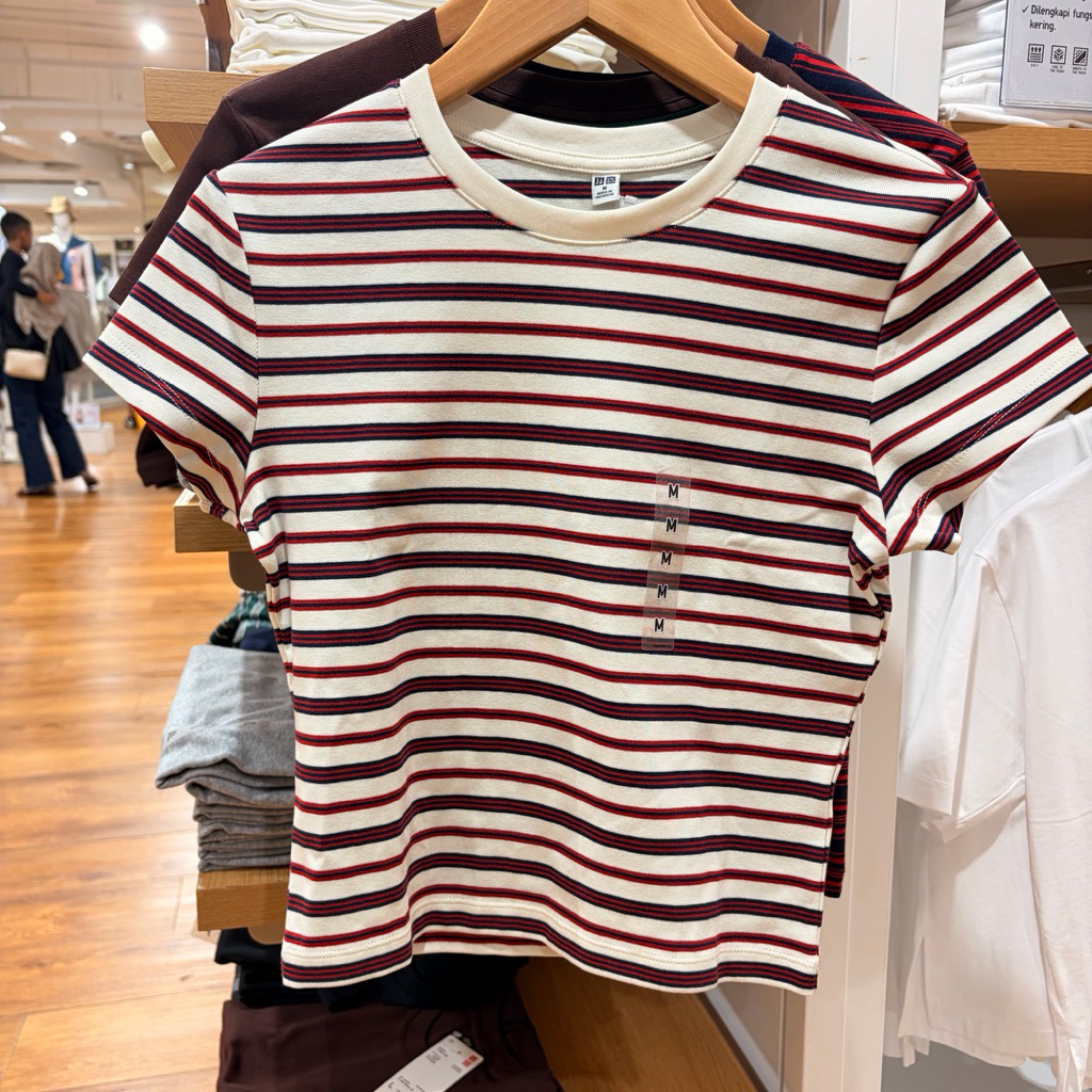 T-shirt wanita mini garis uniqlo