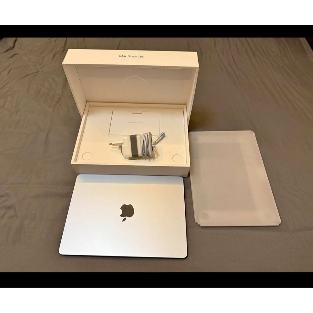 Apple MacBook Air M4 13 inch 24GB 512GB Second iBox Mulus Like New Resmi Murah