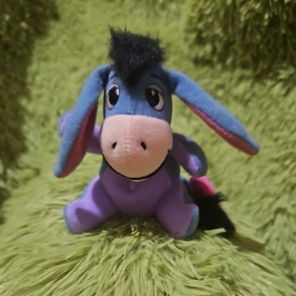 Boneka Eyore kecil bulir