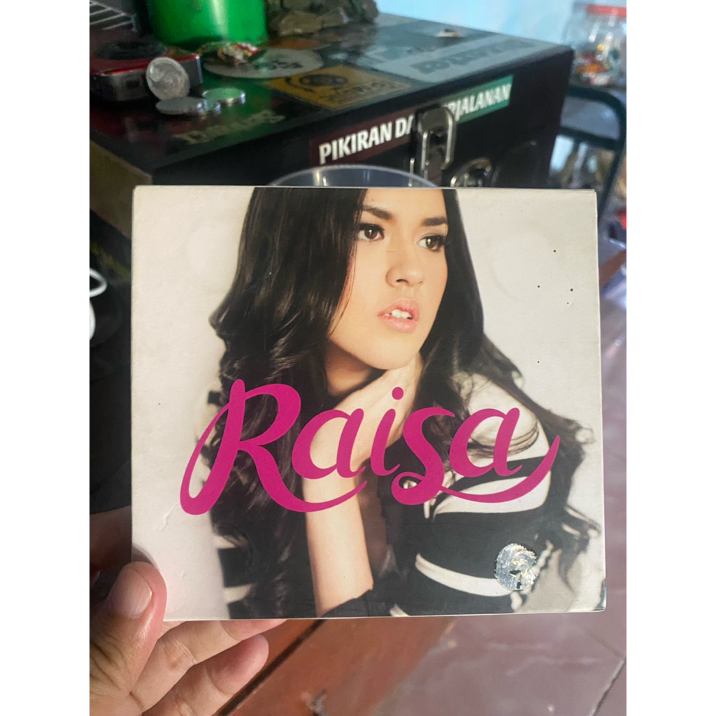 CD ( compact disc ) Raisa - self titled