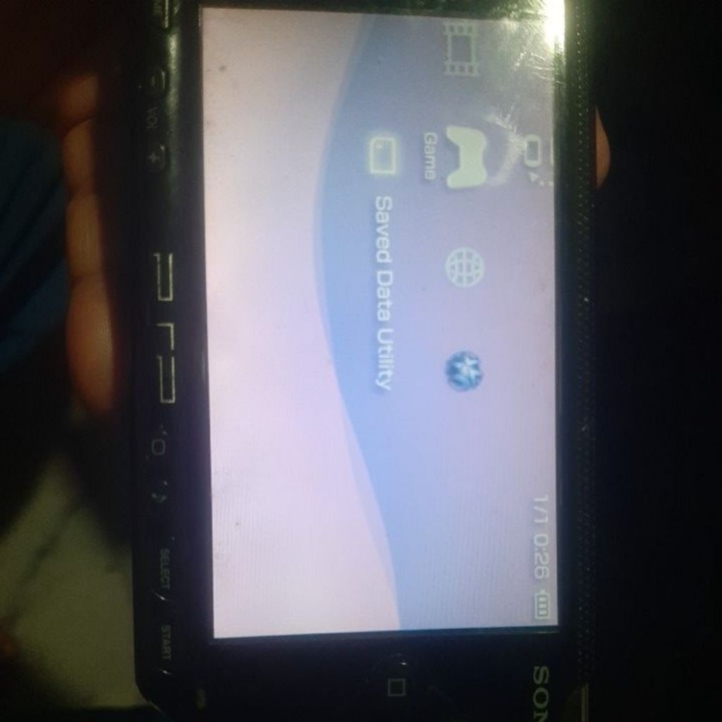 PSP seri 1000 Bahan Minus