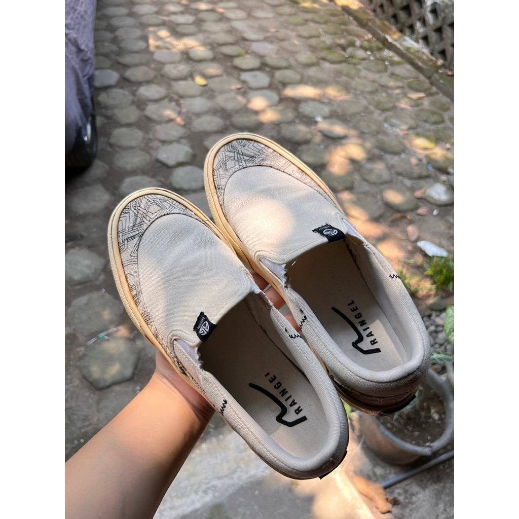 Preloved sepatu RAINGEL