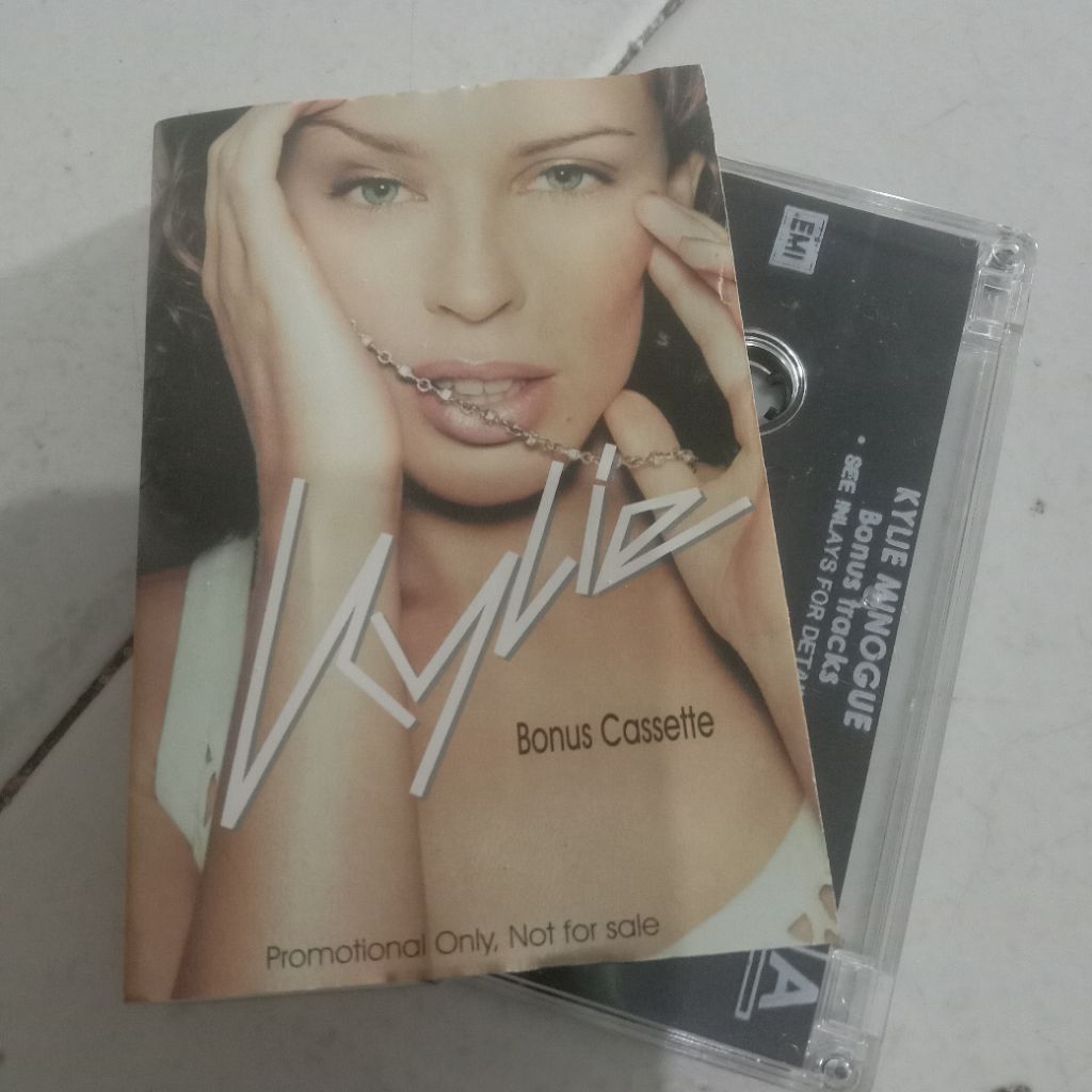 Kaset Pita Kylie Minogue Bonus Kaset