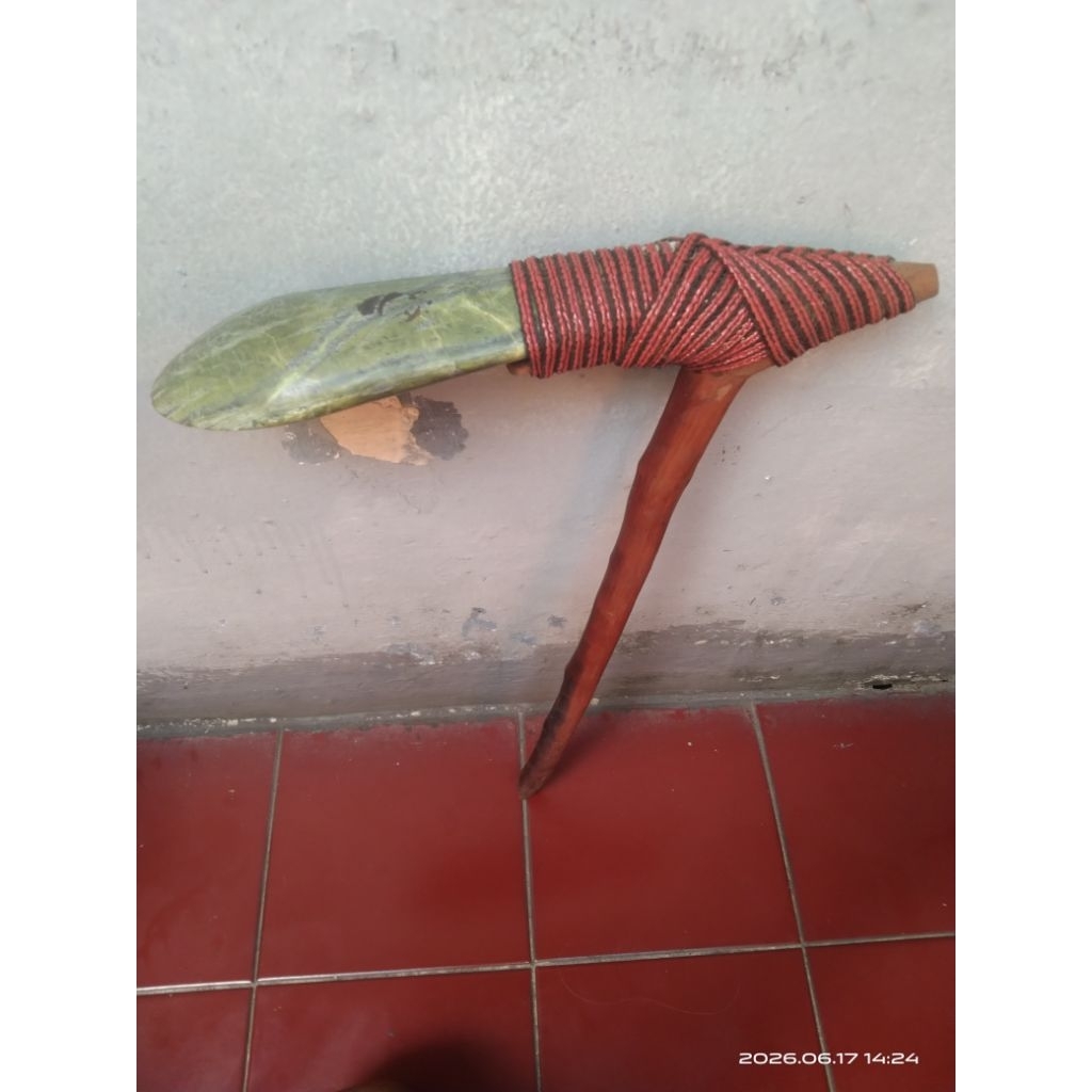 Kapak batu asli Papua Batu giok Hijau Nabire panjang batu 30cm