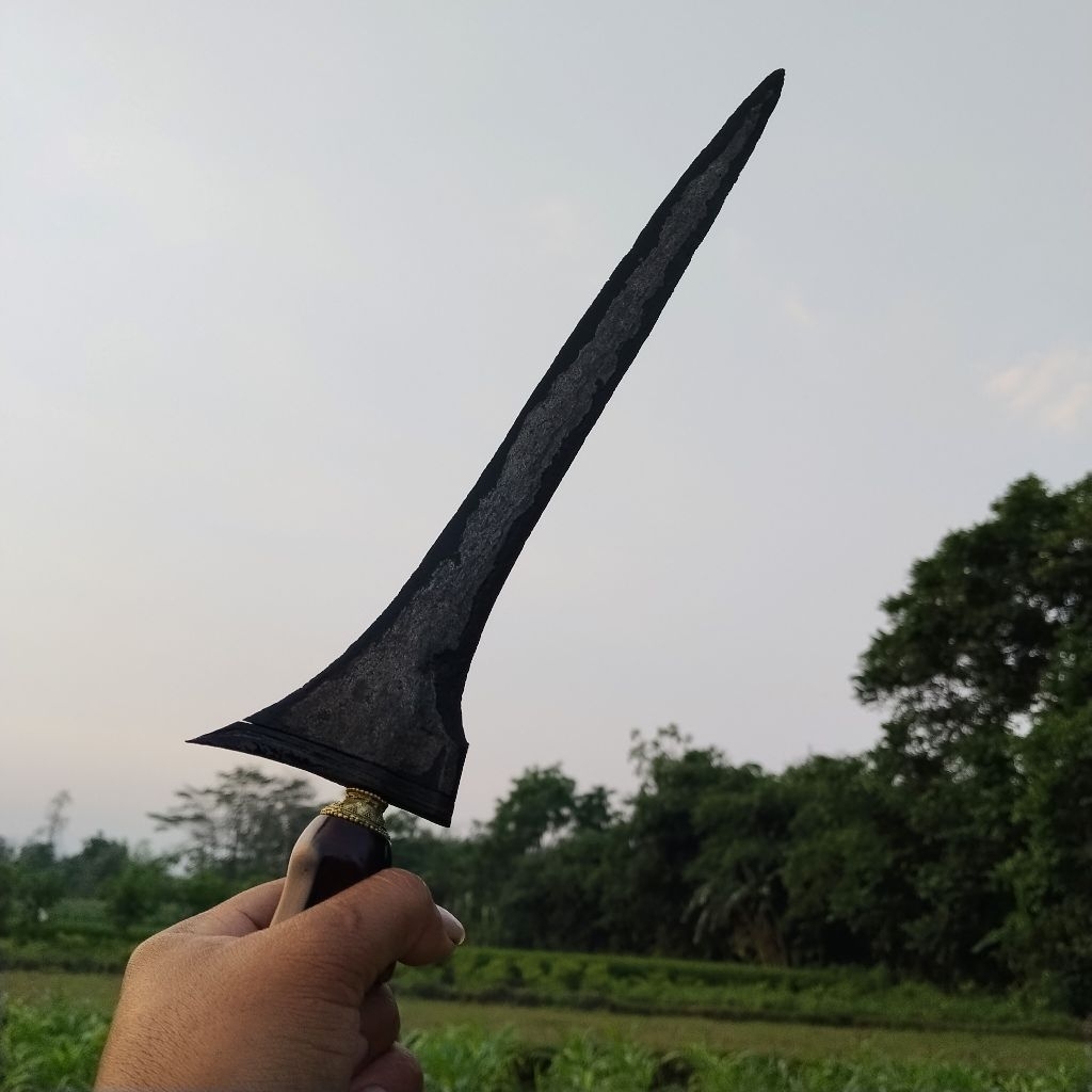 keris pulangeni lurus