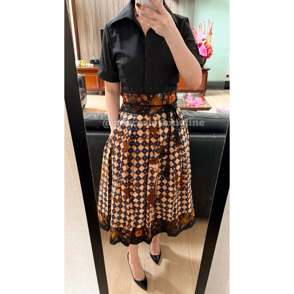 Rok Flare Batik Wayang - Adore