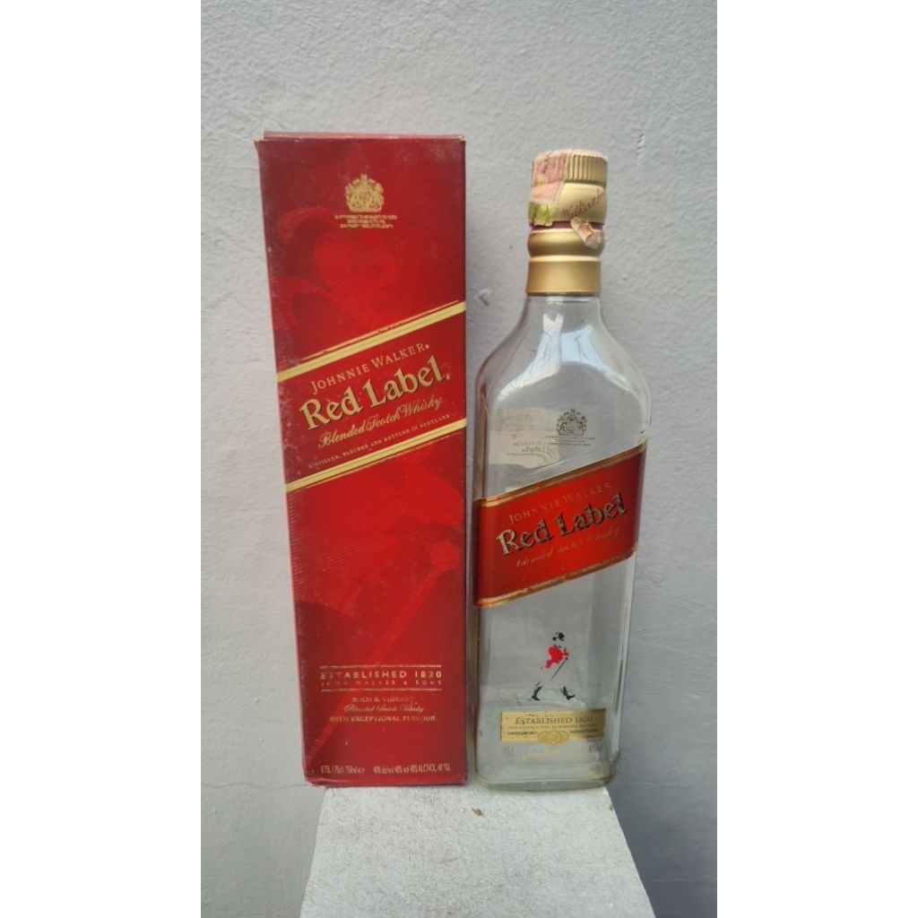Botol bekas miras Johnnie Walker Red Label 700 ml