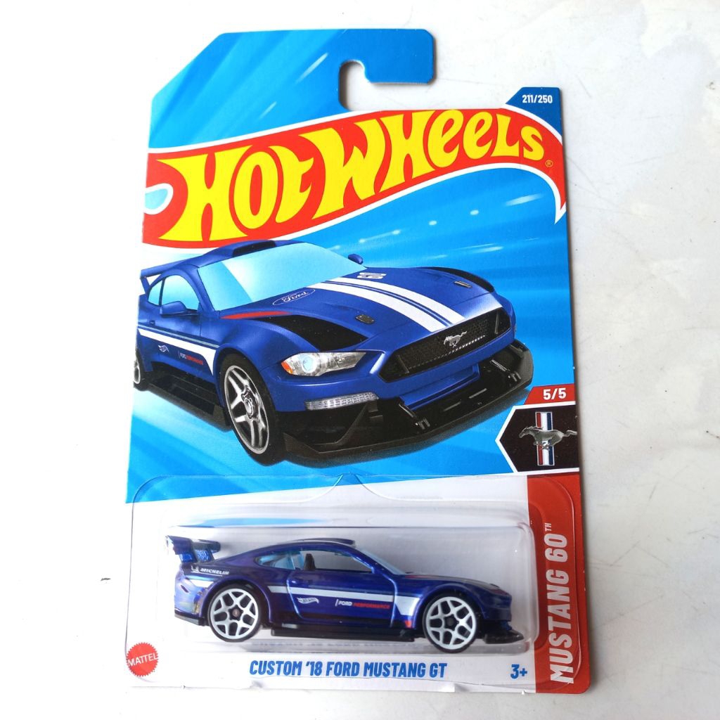 Hotwheels Custom 18 Ford Mustang GT