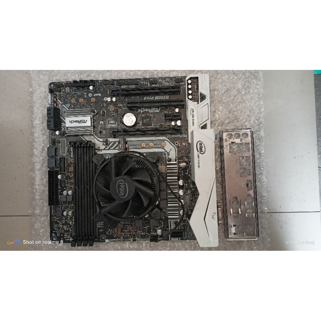 PAKETAN INTEL B150 ASROCK I7-6700 FAN