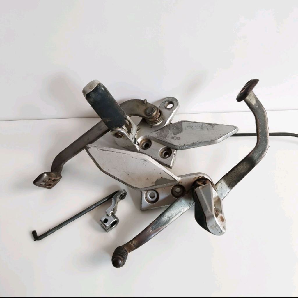 foot step depan Yamaha Vixion old ori copotan motor