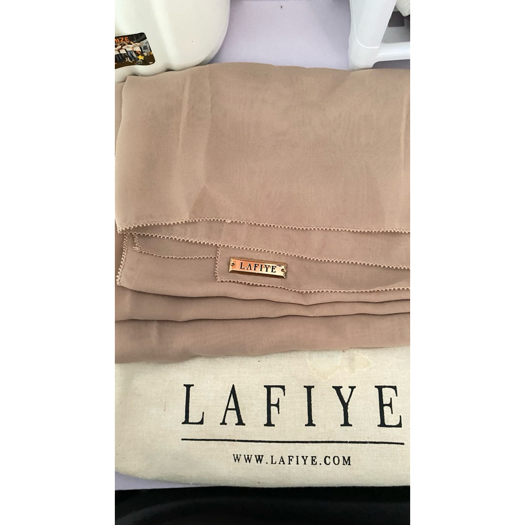 Preloved Lafiye Lua Fold Square Scraf x Tsana (bare)
