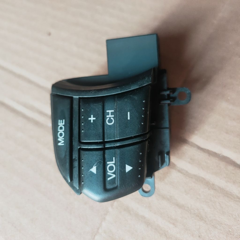 Tombol Audio Stir Mobil Brio Mobilio BRV original
