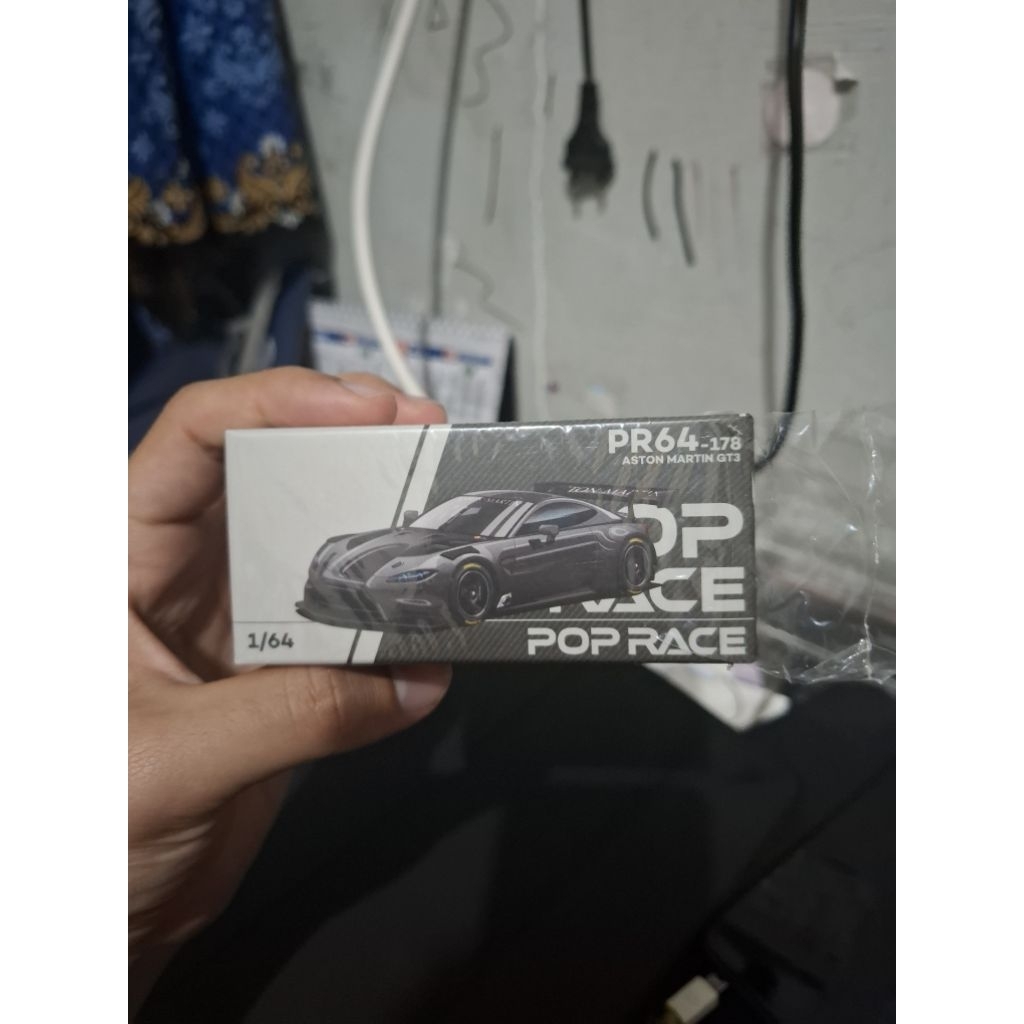 POP RACE ASTON MARTIN GT3 PR64-178 ASTON MARTIN GT3