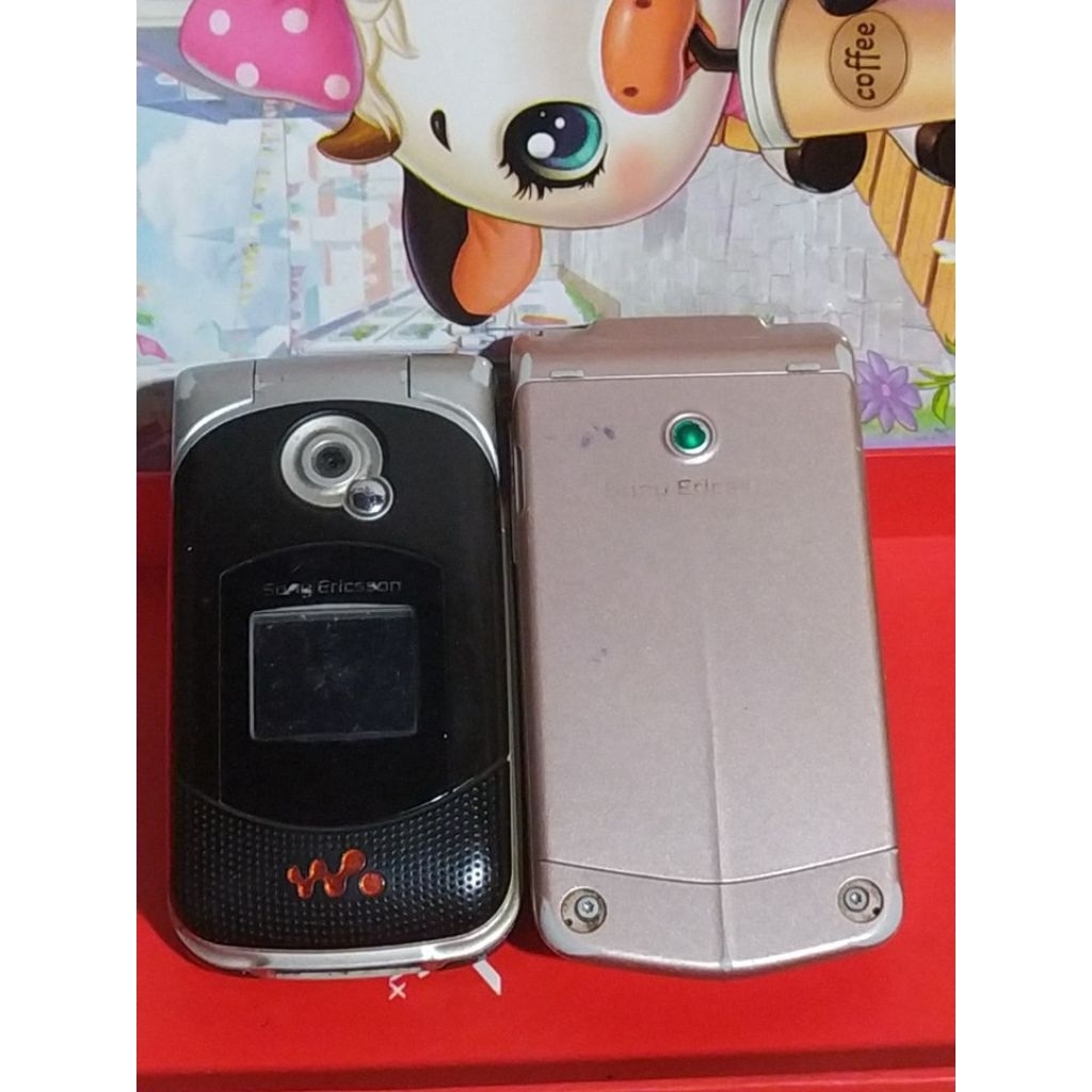 Sony Ericsson w300i+ z555i matot buat bahan /koleksi
