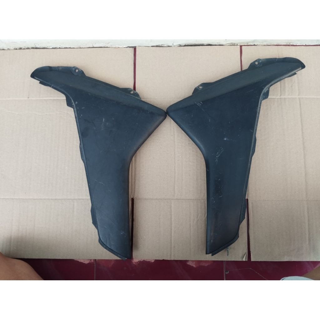more slide sayap bawah depan nmax old 2015-2019 hitam kanan kiri  original second bekas