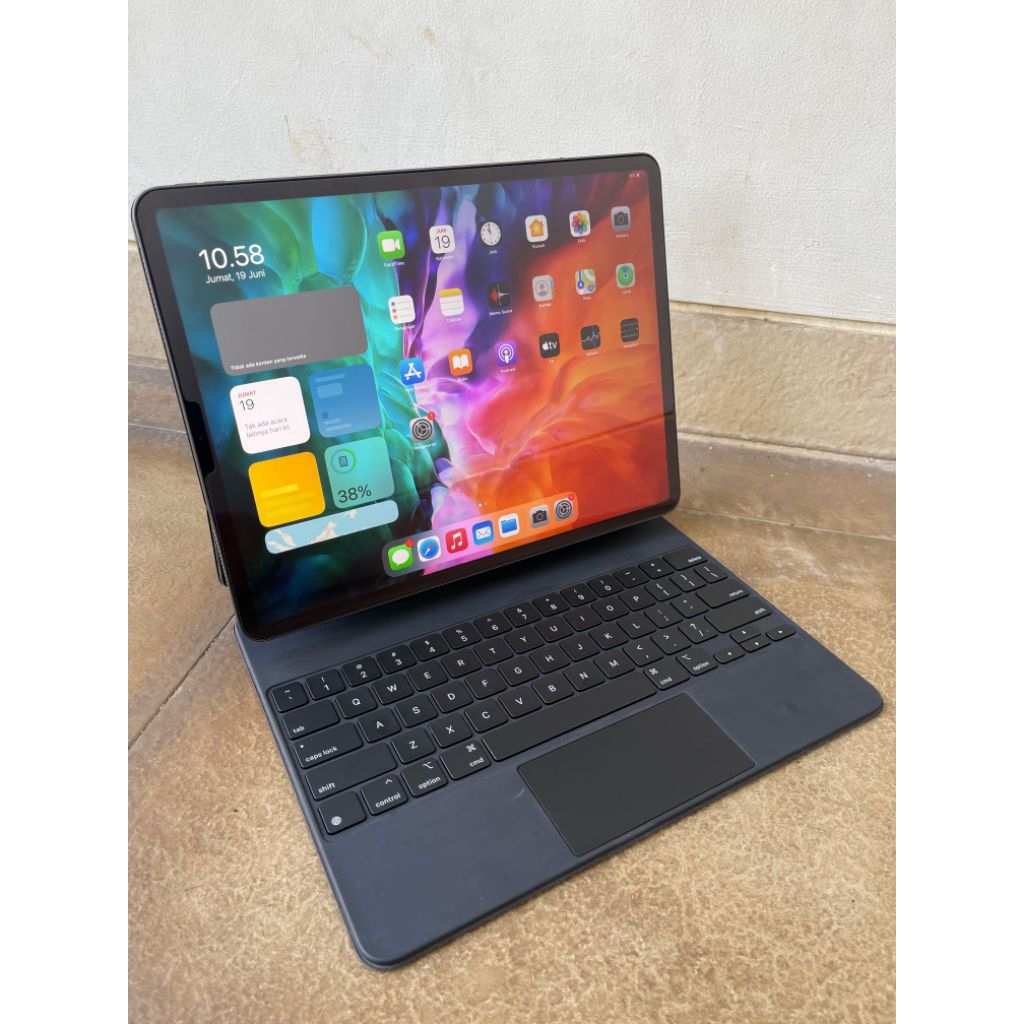 [SECOND] IPad Pro 2020 256gb 12,9 wifi only & Magic Keyboard