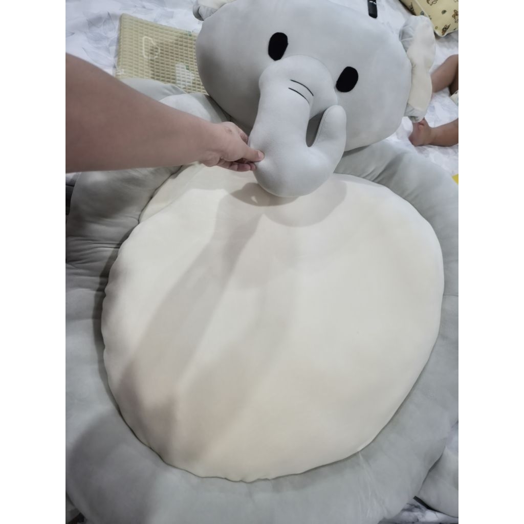 preloved Sumimo - Fluffy Animal playmat Elephant || Alas bermain bayi.