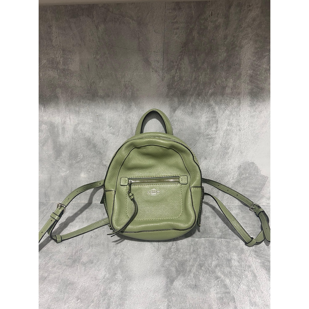 Ransel Coach F30530 Andi berbahan kulit pebble berwarna hijau sage