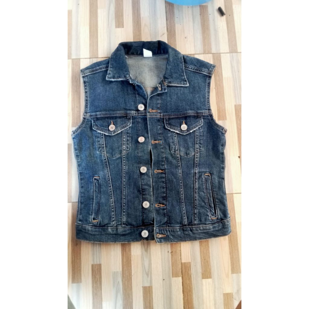 vest levis