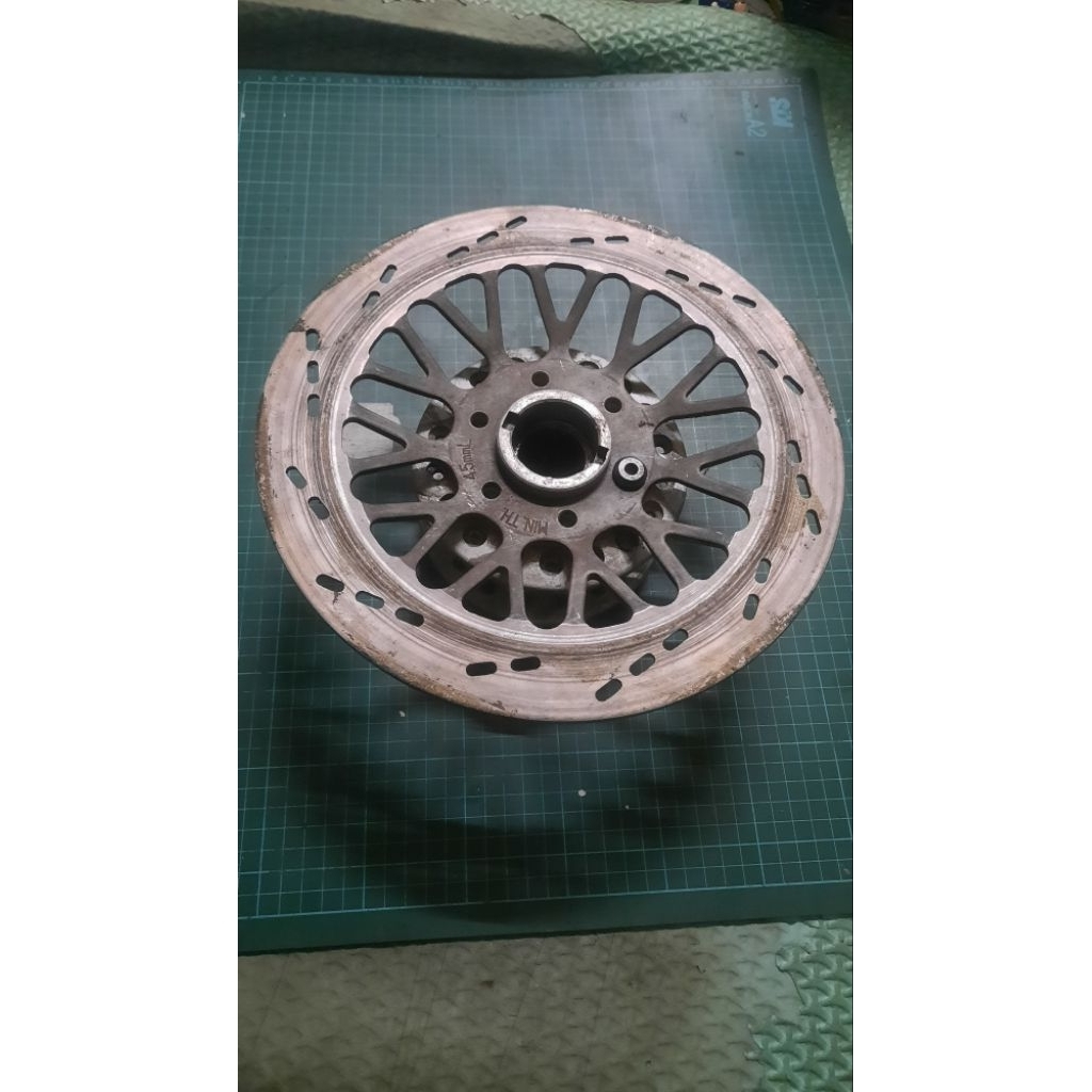 tromol depan thunder250 tromol depan suzuki thunder 250 set piringan