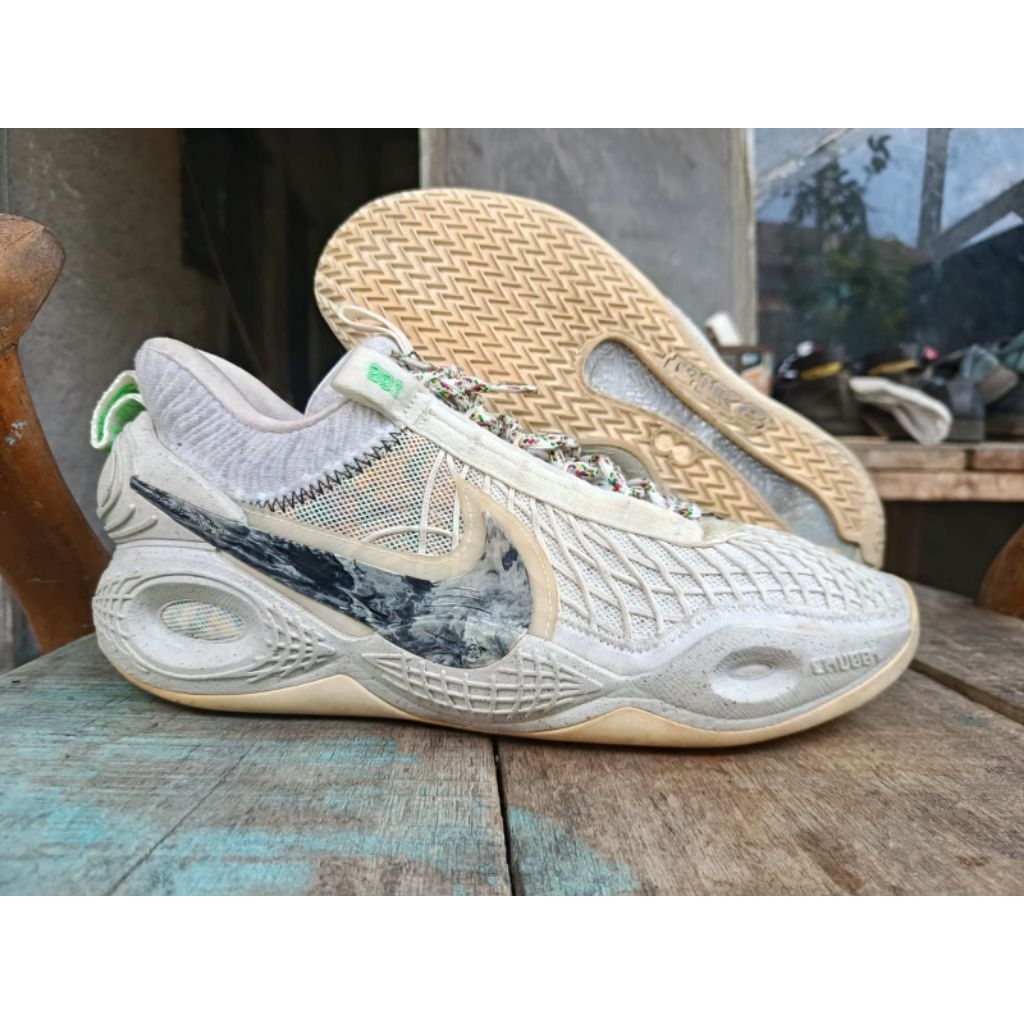 Sepatu Basket Size 45