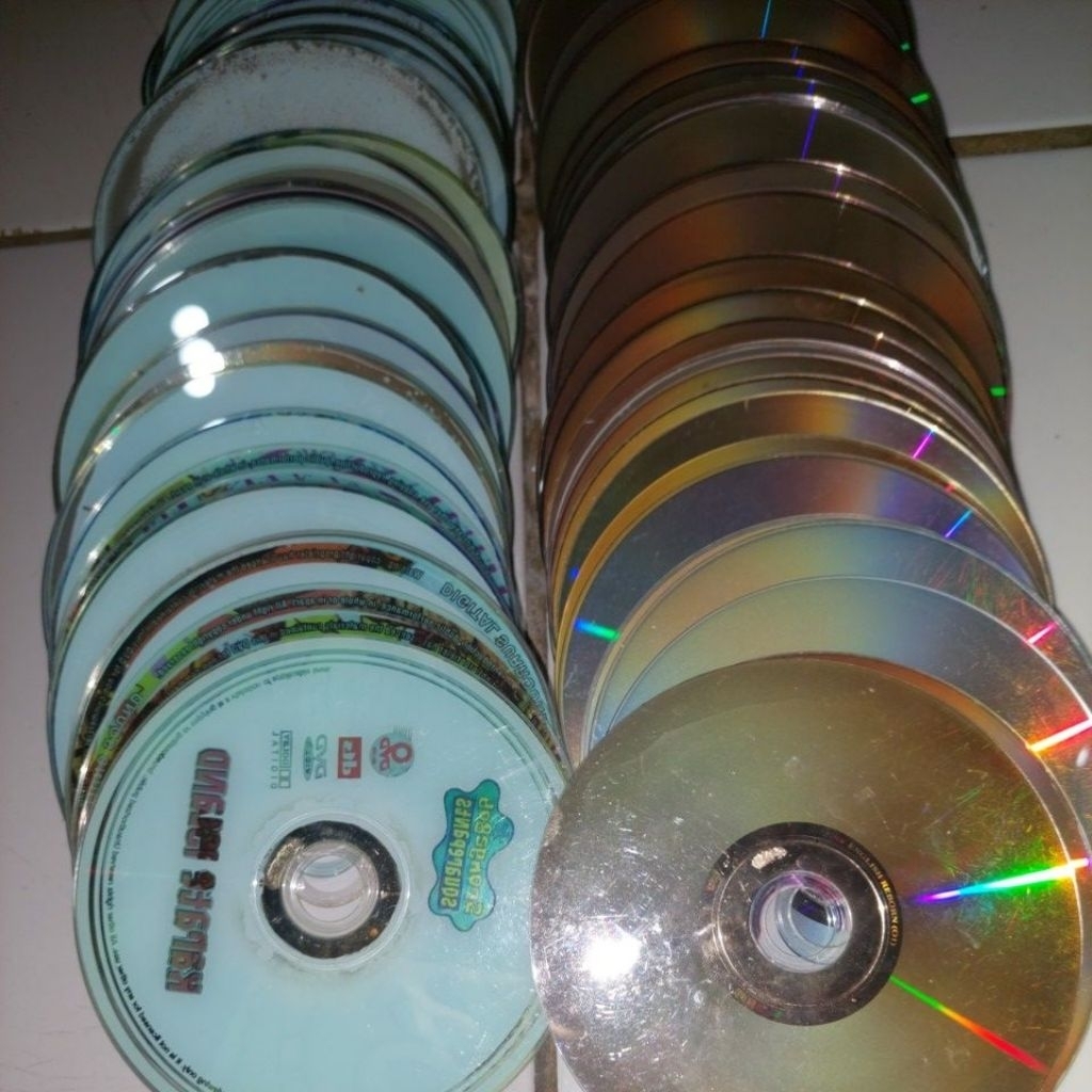 Kaset cd dvd vcd bekas untuk kerajinan tangan