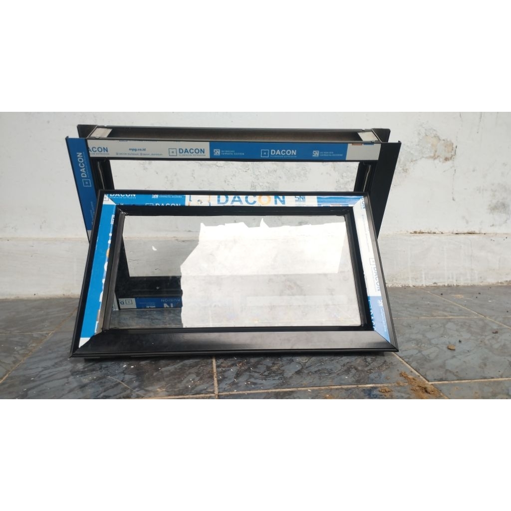 jendela bovenli aluminium