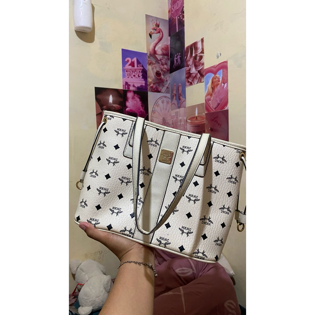 PRELOVED Tas MKMC