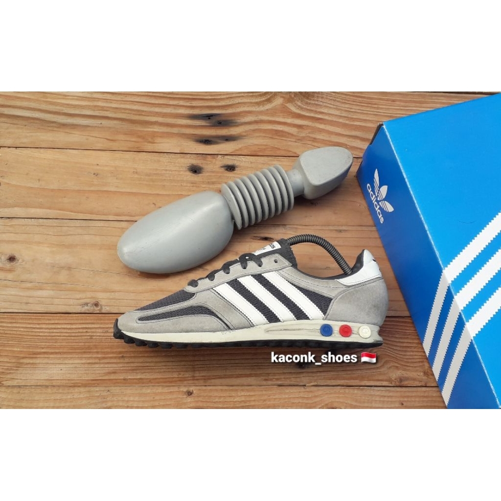 SEPATU ADIDAS LA TRAINER OG