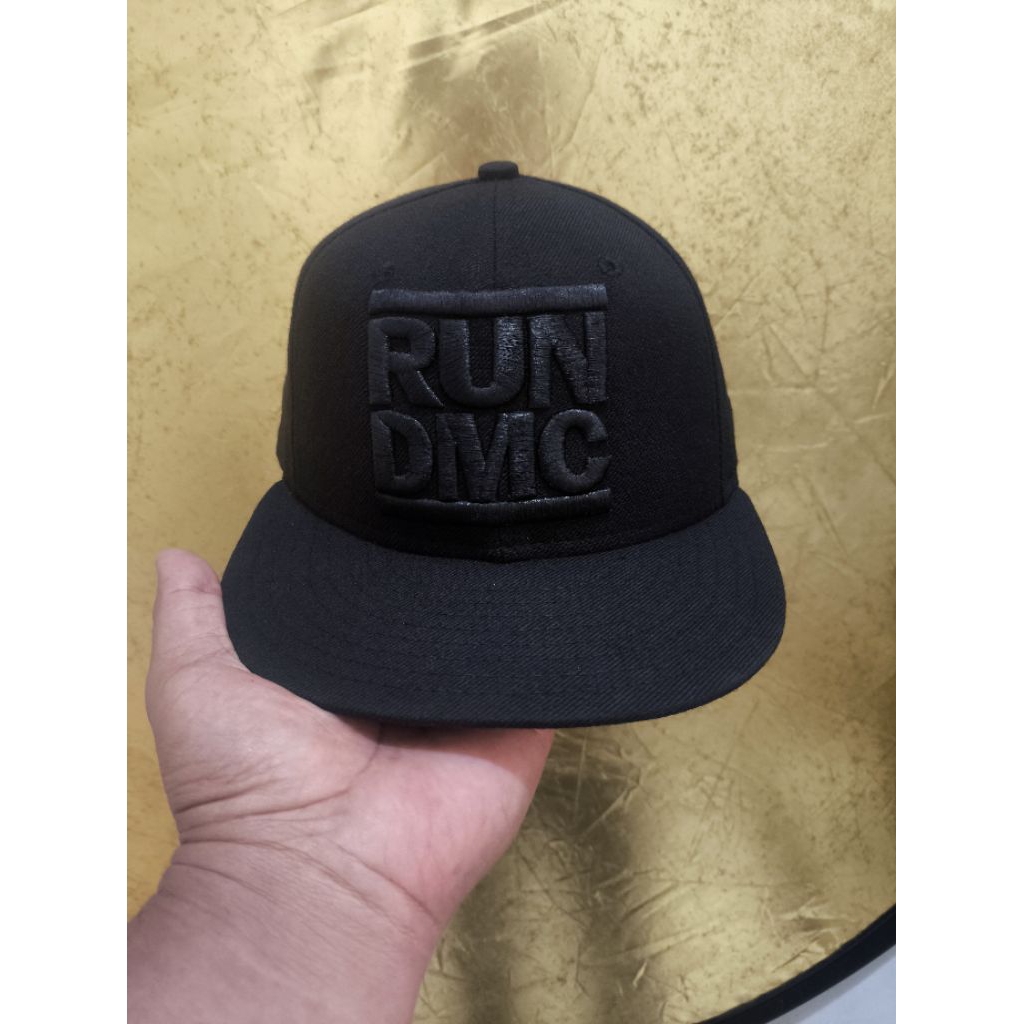 Topi Newera x RUN DMC Black On Blac Wool