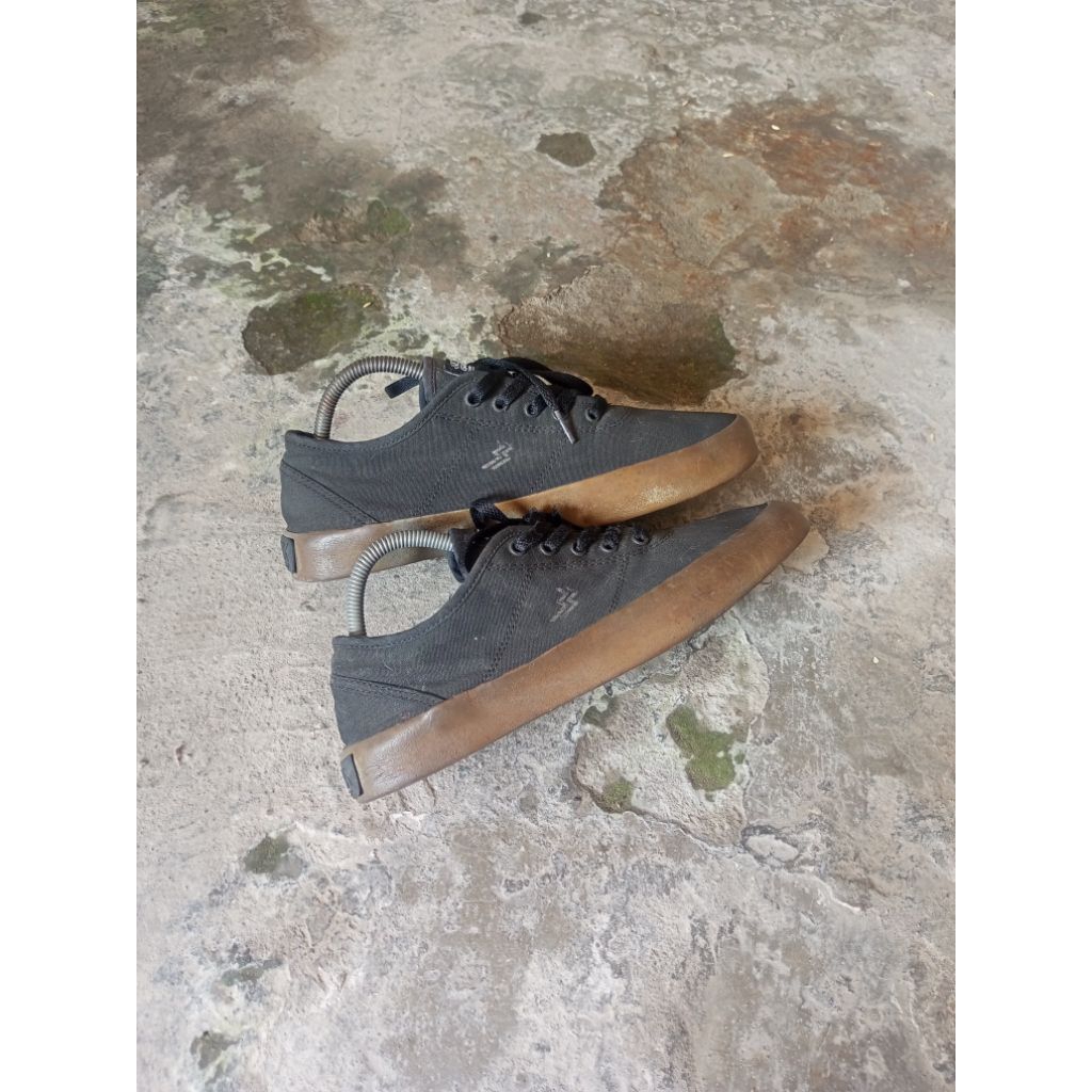 sepatu second gmx sz 42