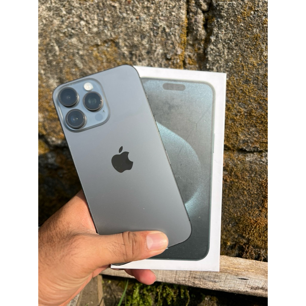 iphone 15 pro max black titanium