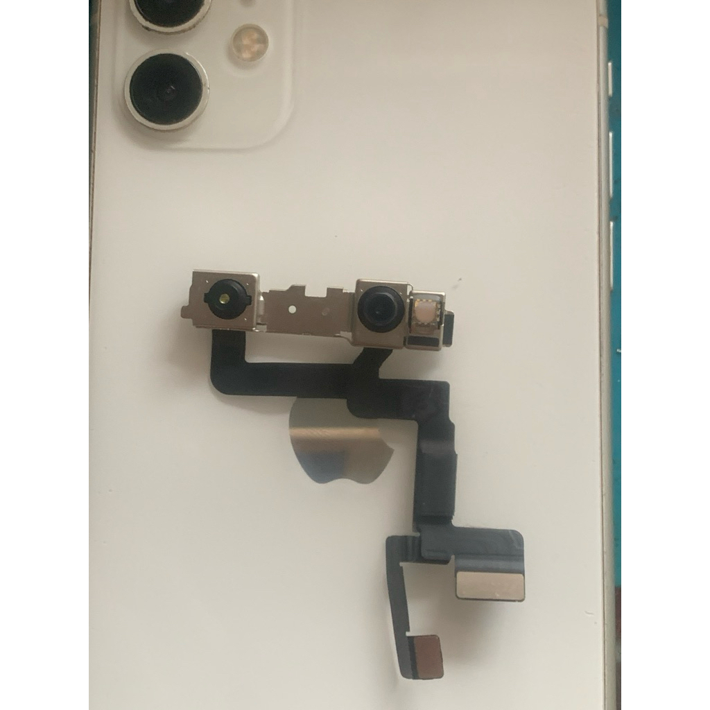 kamera depan iphone 11 bekas
