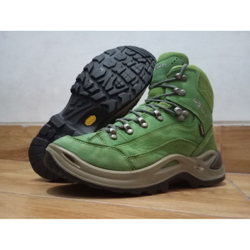 sepatu outdoor/hiking Lowa Renegade GTX mid