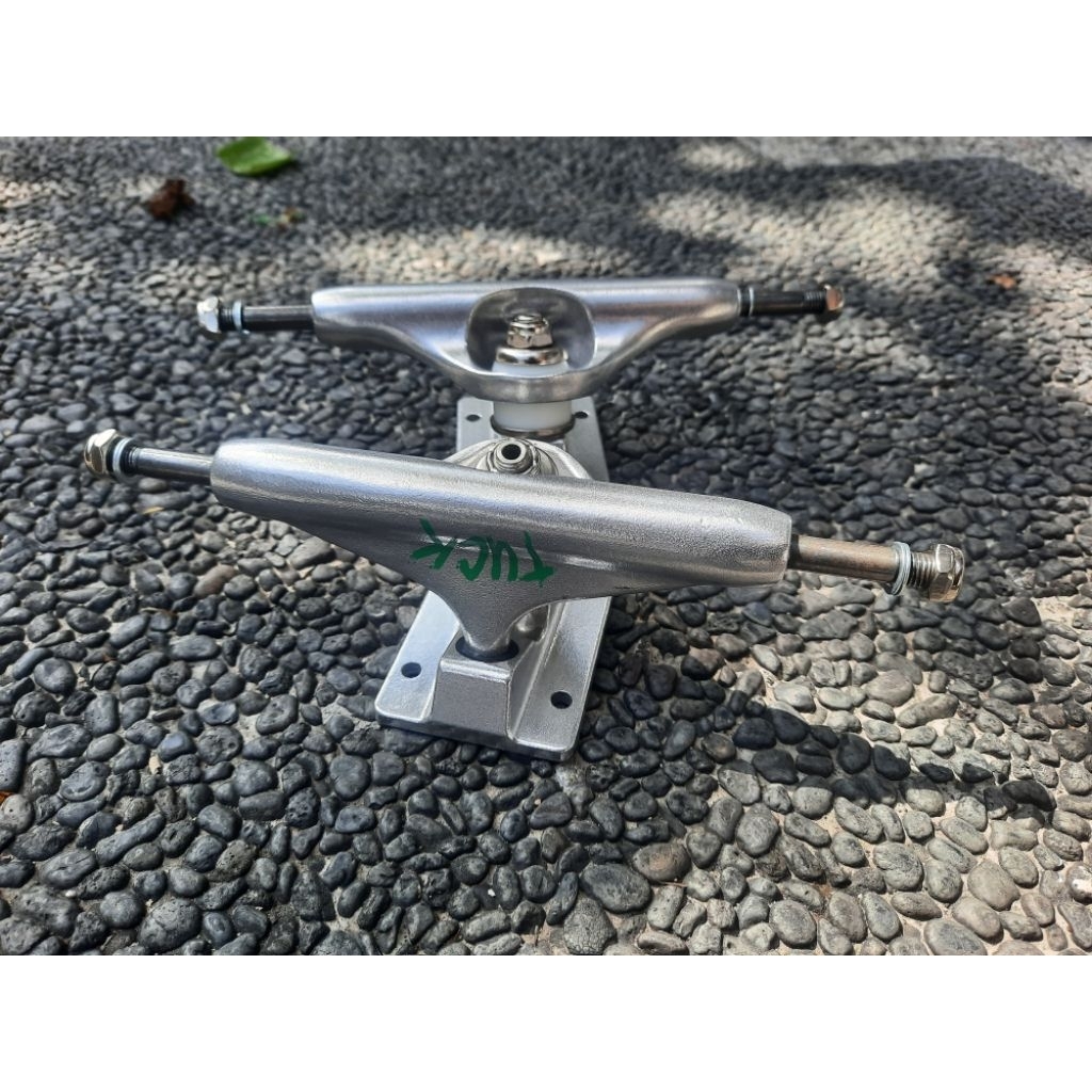 TRUCKS TUCK ORIGINAL TUCK SKATEBOARD TRUCK