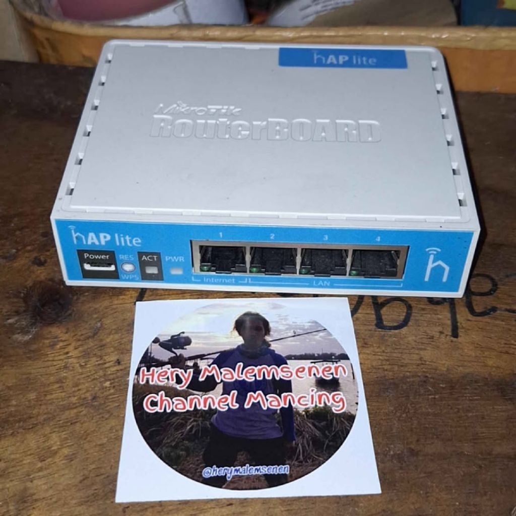 375k JUAL MIKROTIK HAP LITE RB941-2ND SEKEN NORMAL MULUS LAYAK PAKAI. ROUTER BOARD ALAT PEMBAGI KECE