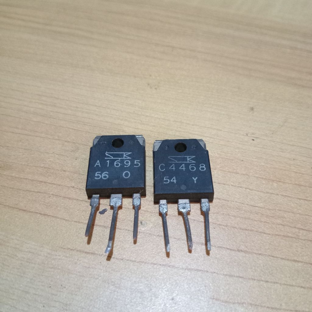 Transistor A1695 C4468 1 Set Original Copotan  Kualitas Terbaik untuk Sistem Audio Anda