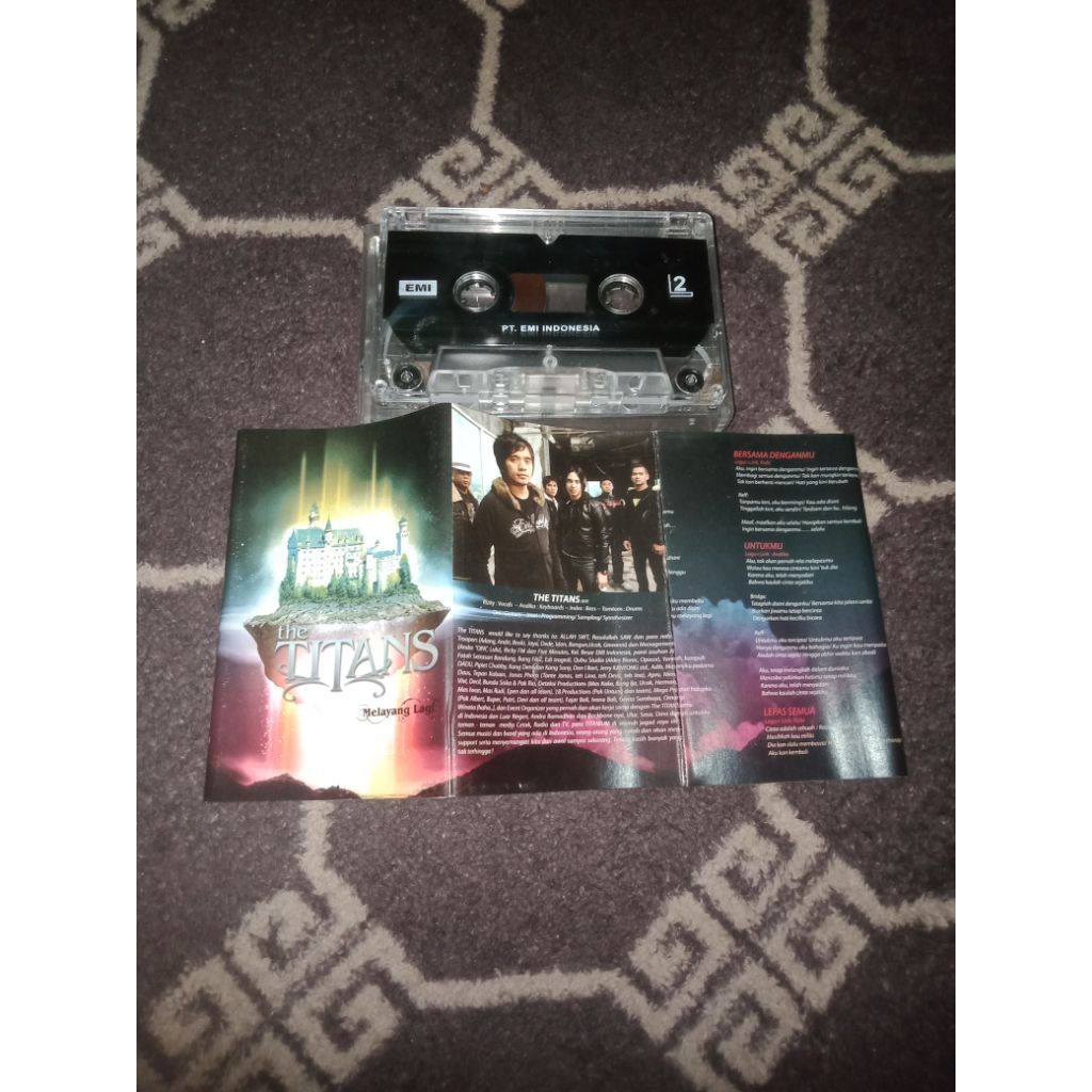 kaset pita the titans melayang
