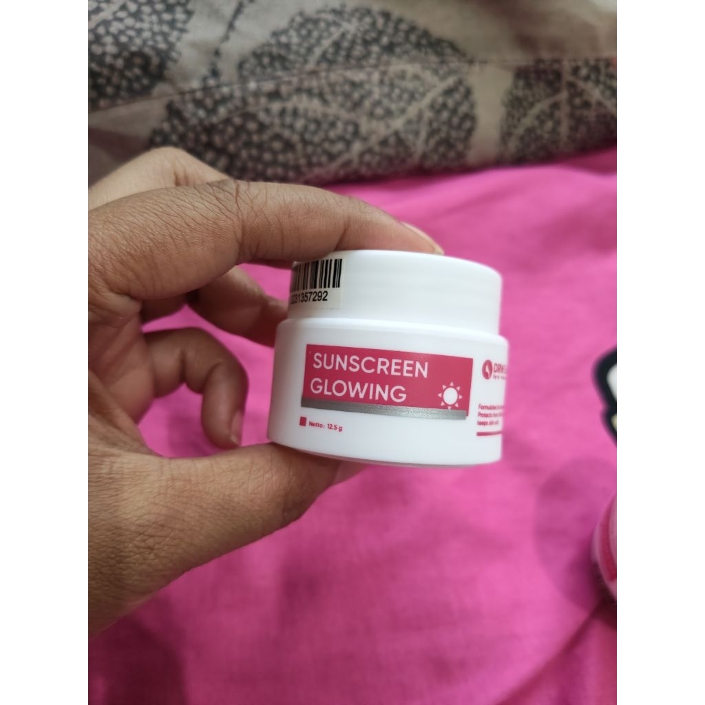 sunscreen glowing drw