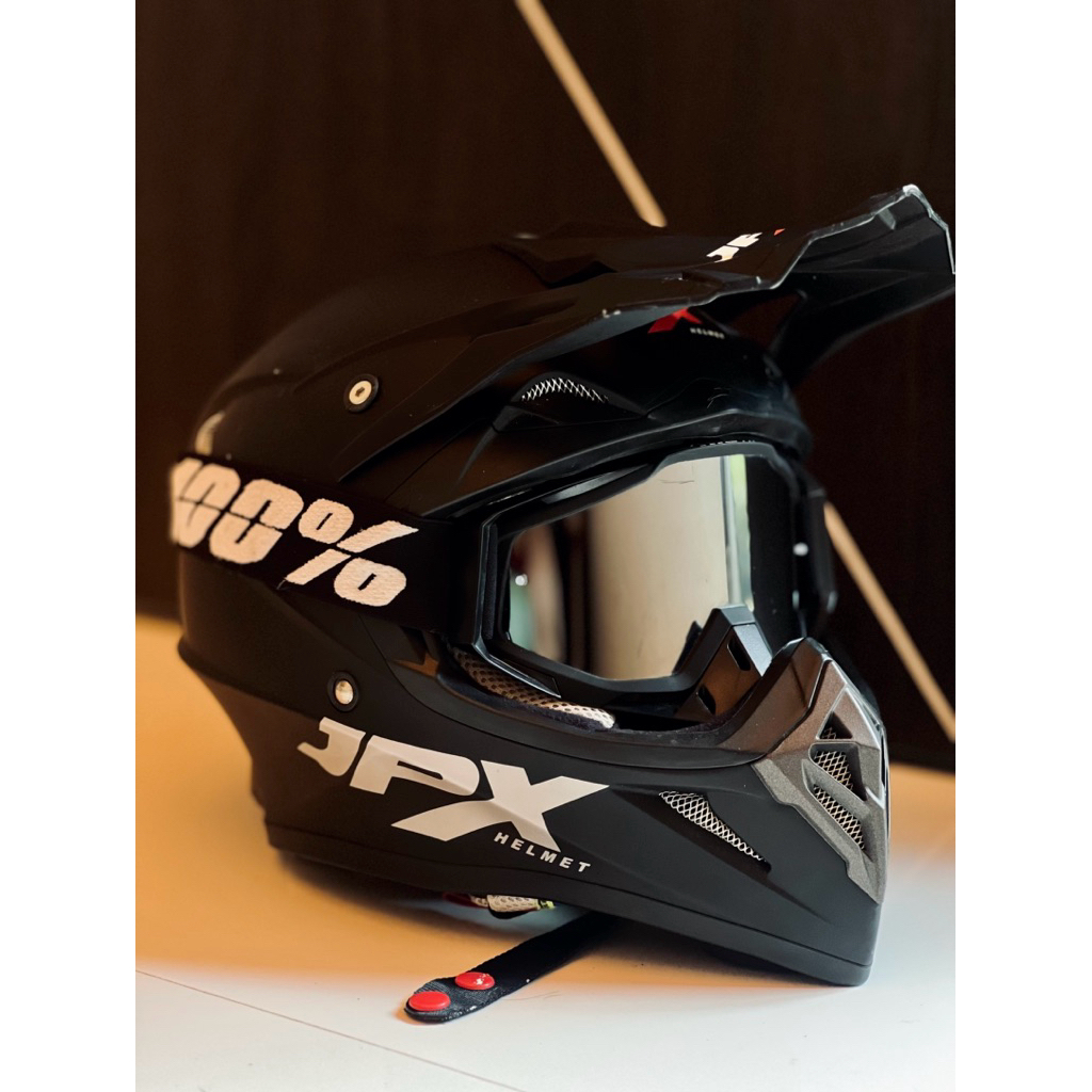 Helm JPX FOX 1