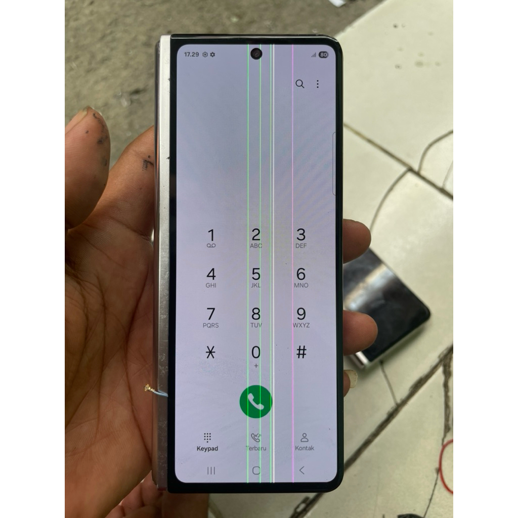 LCD Depan Samsung Fold 3 minus layak pakai